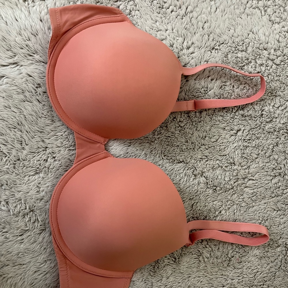 Brand new 38B Victoria’s Secret PINK coral Bra